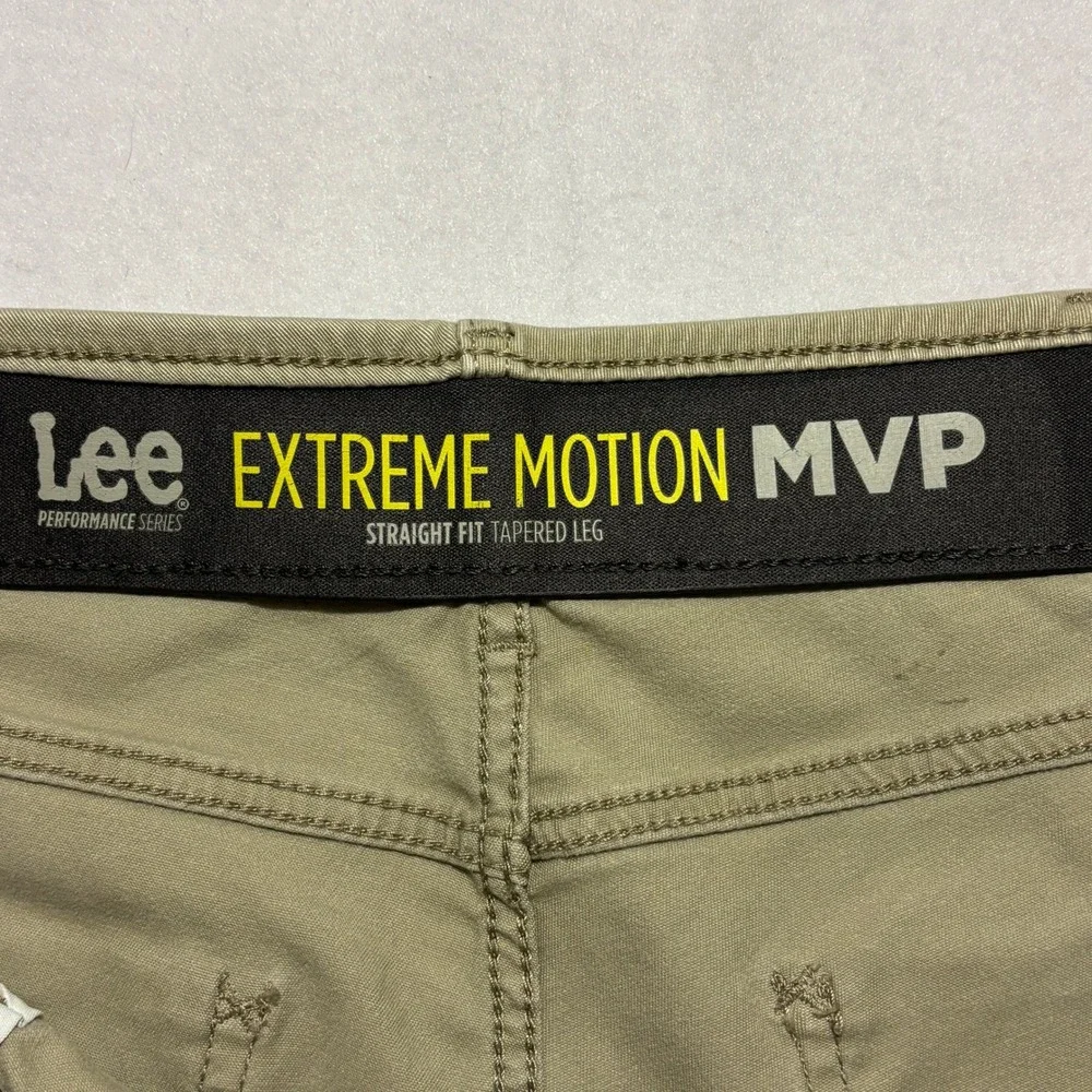 Lee Extreme Motion MVP Mens 34x32 Khaki Straight Tapered Leg Pants